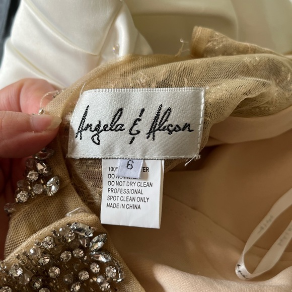 White and tan long dress size 6 - Picture 5 of 6